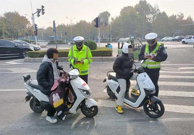 行电动车上路有“5不能”新要求别被罚了才知道ayx爱游戏体育网页版入口2025年2月起执(图3)